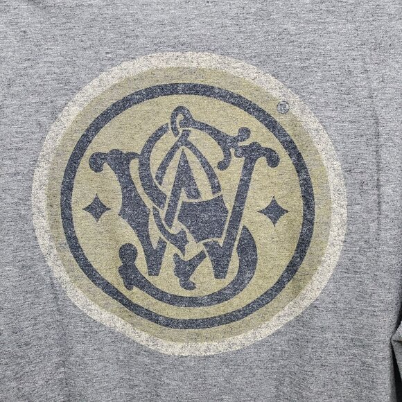 Smith & Wesson Heather Gray Distressed Double Sided Logo Graphic Tee Adult XL - Picture 4 of 5